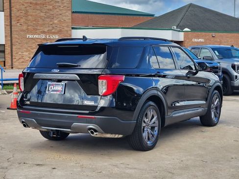 Used 2024 Ford Explorer XLT w/ Equipment Group 202A RWD image 7