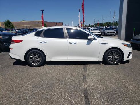 Used 2019 Kia Optima LX FWD image 2