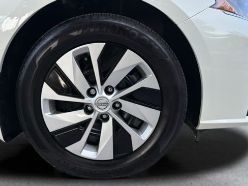 Certified 2025 Nissan Altima 2.5 S FWD image 12