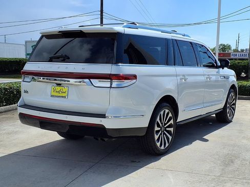 Used 2023 Lincoln Navigator L Reserve AWD/4WD image 2