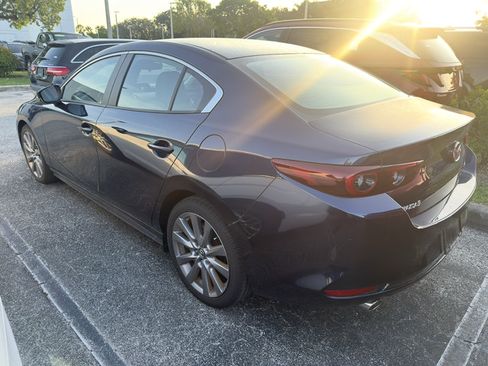 Used 2024 MAZDA MAZDA3 s FWD image 3