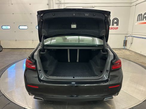 Used 2023 BMW 540i xDrive w/ Premium Package image 19