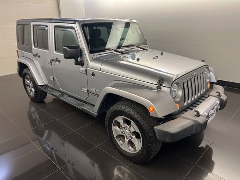 Used 2018 Jeep Wrangler Unlimited Sahara image 1