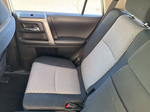 Used 2018 Toyota 4Runner SR5 AWD/4WD image 20