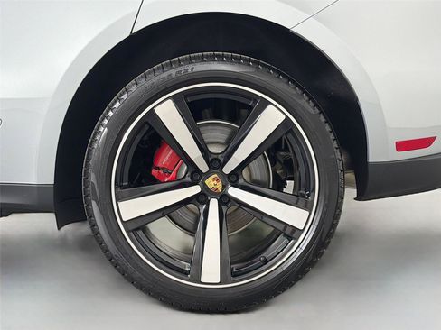 Used 2025 Porsche Macan S AWD/4WD image 12