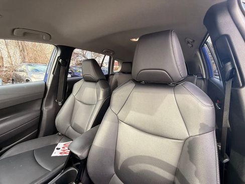 Used 2024 Toyota Corolla Cross XLE image 24