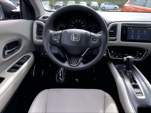 Used 2017 Honda HR-V EX image 6