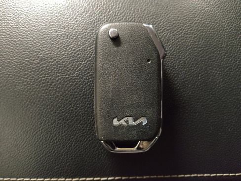 Used 2022 Kia Sportage LX image 32