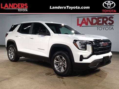 Used 2025 GMC Terrain Elevation image 1