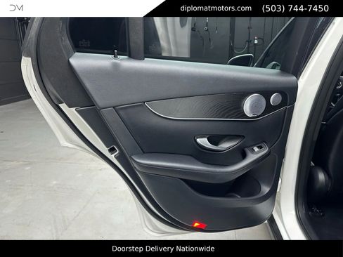 Used 2017 Mercedes-Benz GLC 300 4MATIC image 22