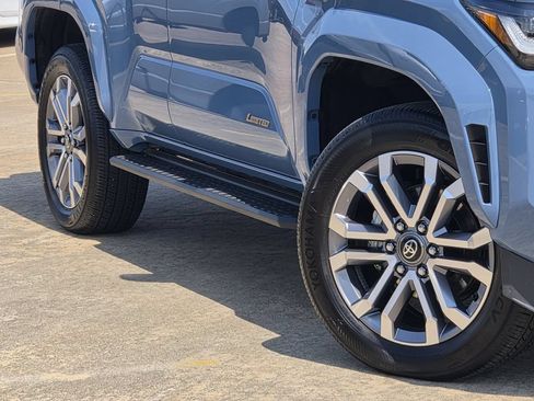 Used 2025 Toyota 4Runner Limited AWD/4WD image 11