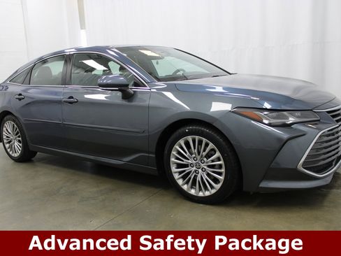 Used 2022 Toyota Avalon Limited w/ Advanced Safety Package image 3
