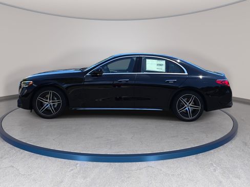 New 2026 Mercedes-Benz E 350 4MATIC Sedan image 8