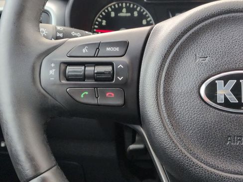 Used 2016 Kia Sorento LX w/ LX Convenience Package image 24