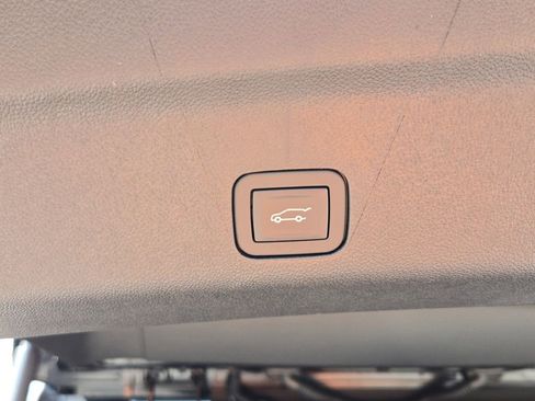 New 2025 Chevrolet Suburban Premier w/ Sun And Tow Package image 20