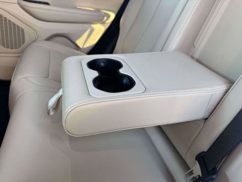 Used 2023 Jeep Grand Cherokee Limited image 12