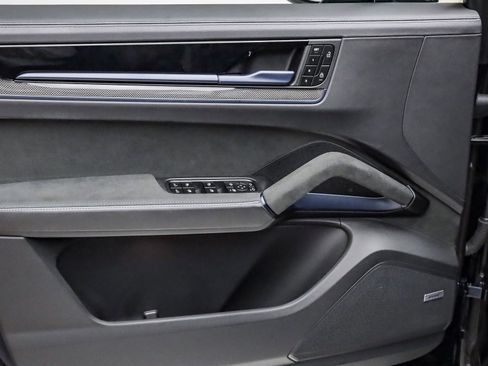 Used 2024 Porsche Cayenne Turbo GT image 23