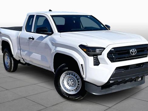 Used 2024 Toyota Tacoma SR image 3