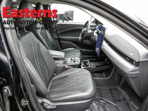 Used 2021 Ford Mustang Mach-E Select RWD image 23