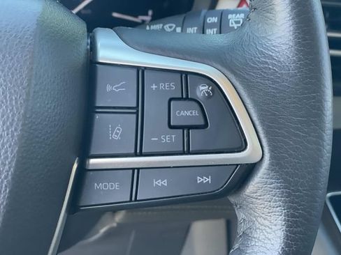 Used 2022 Toyota Sienna XLE w/ XLE Plus Package FWD image 10