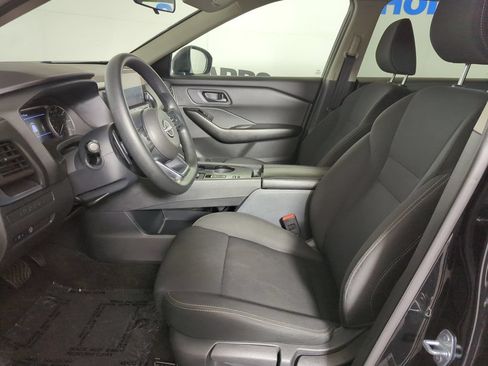 Used 2024 Nissan Rogue S FWD image 7