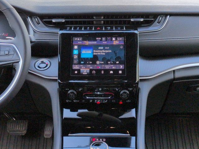 Used 2024 Jeep Grand Cherokee Altitude AWD/4WD image 17