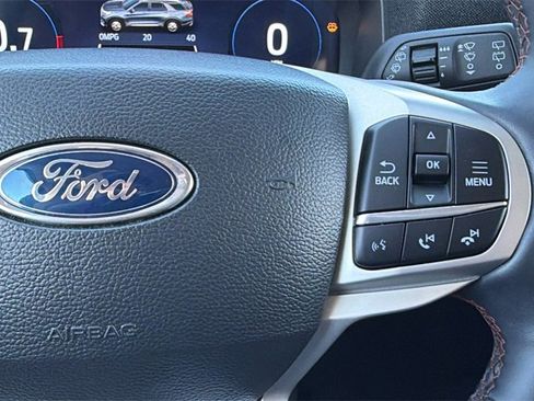 Used 2025 Ford Explorer Active image 33