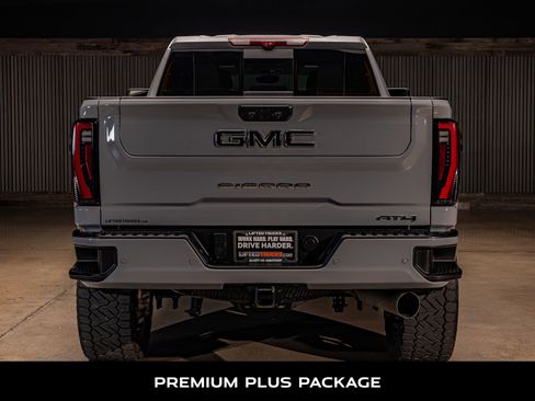 Used 2024 GMC Sierra 2500 AT4 w/ AT4 Premium Plus Package image 7