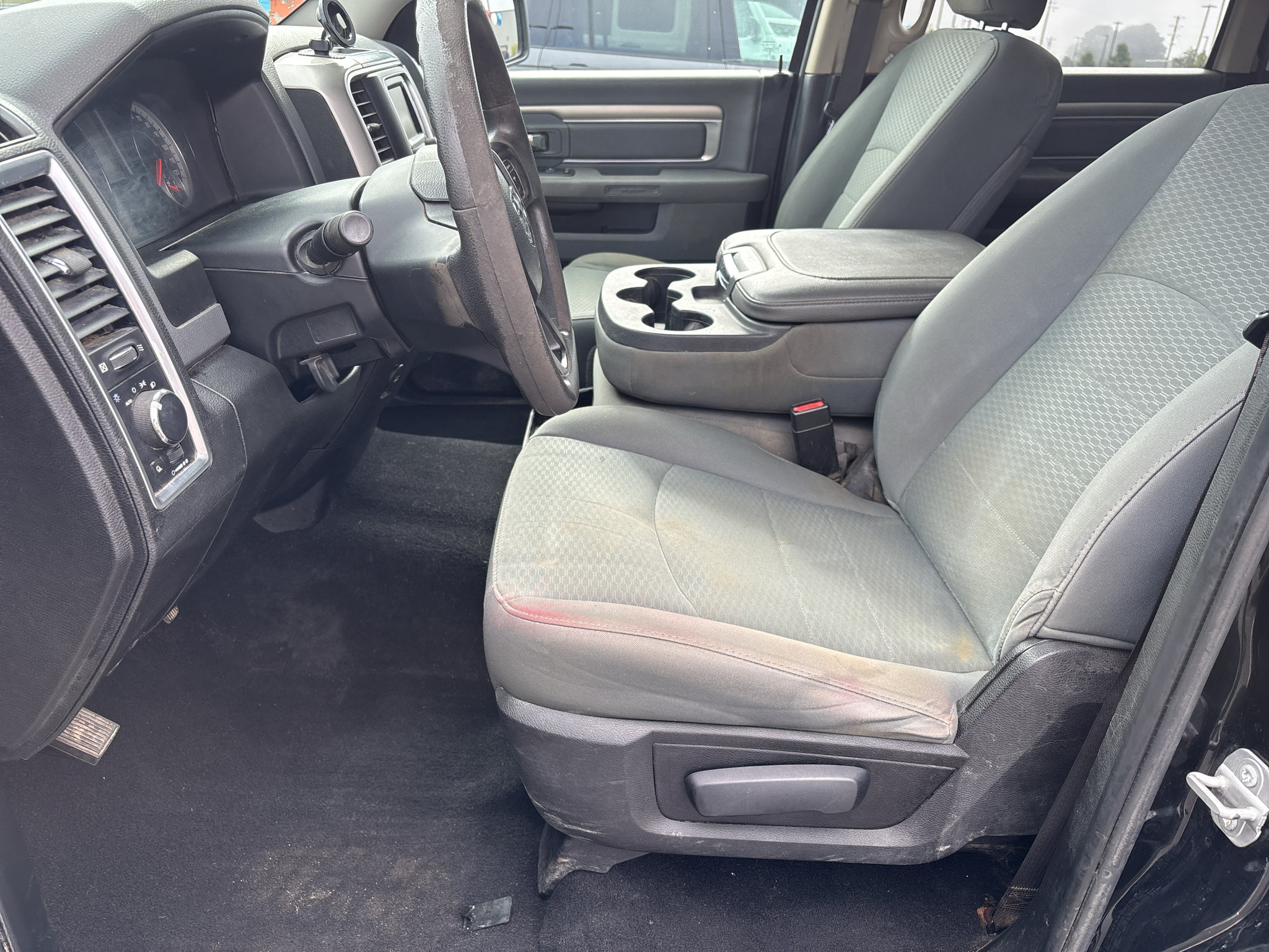 Used 2020 RAM 1500 Classic SLT RWD image 9