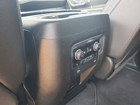 Used 2023 Chevrolet Suburban High Country AWD/4WD image 41