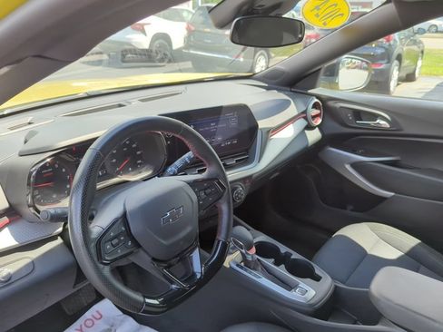 Certified 2024 Chevrolet Trax RS w/ Driver Confidence Package FWD image 15