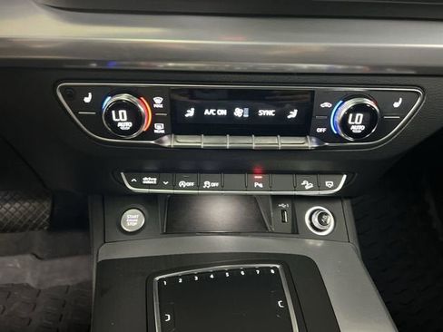 Used 2020 Audi Q5 2.0T Titanium Premium Plus w/ Premium Plus Package AWD/4WD image 18