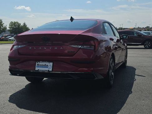 Used 2023 Hyundai Elantra Limited w/ Cargo Package FWD image 8