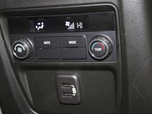 Used 2024 Buick Enclave Essence w/ Sport Touring Edition image 35