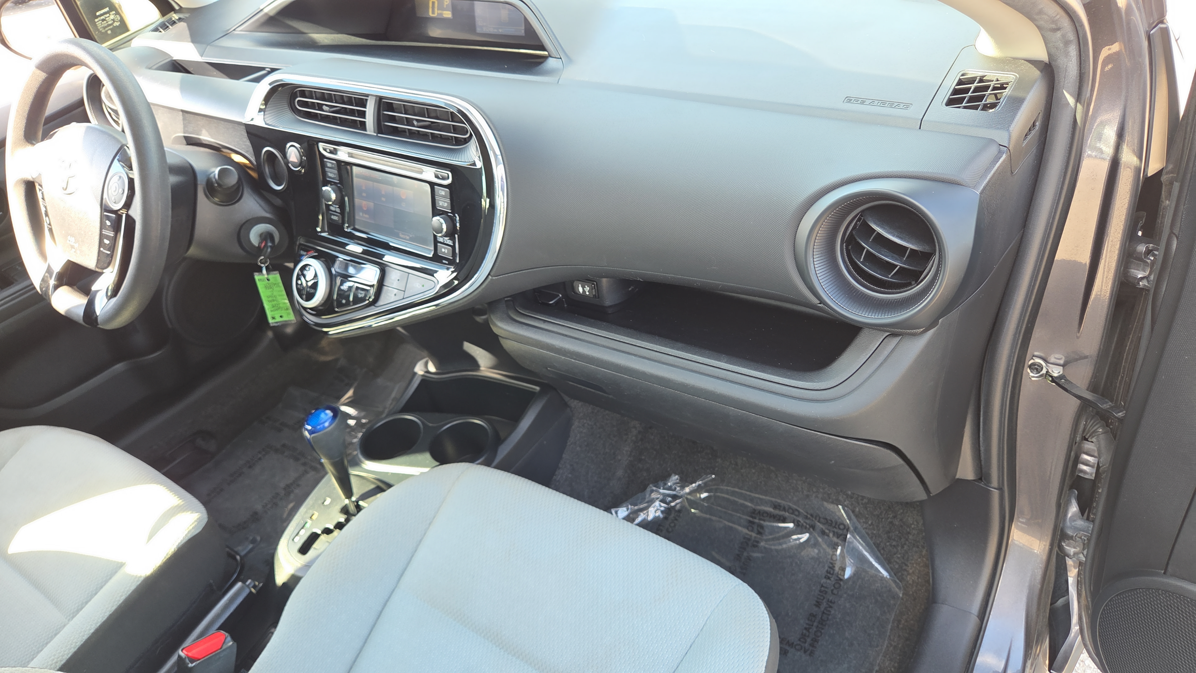 Used 2018 Toyota Prius C One FWD image 15