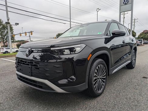 New 2025 Volkswagen Tiguan S image 8