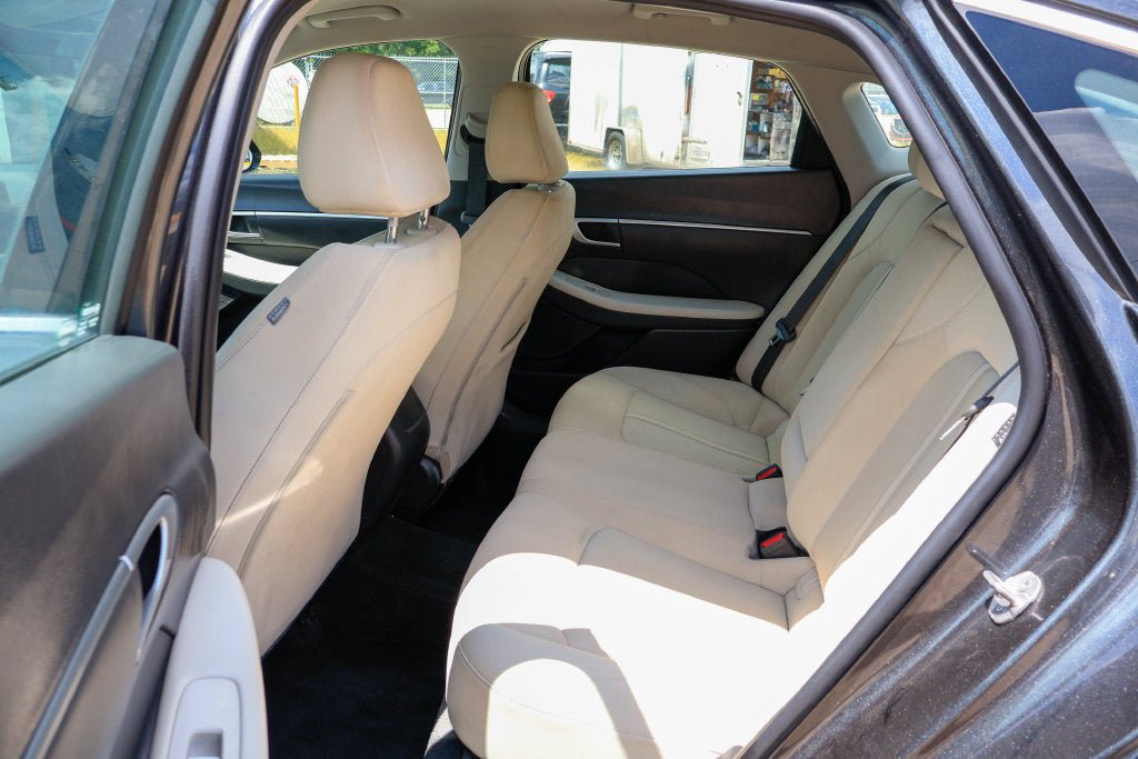 Used 2025 Hyundai Sonata SEL FWD image 9