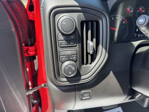 Used 2025 Chevrolet Silverado 1500 Custom w/ Turbomax Blackout Package AWD/4WD image 18