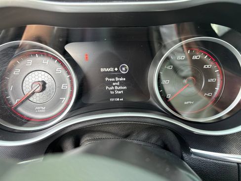 Used 2015 Dodge Charger SXT RWD image 11