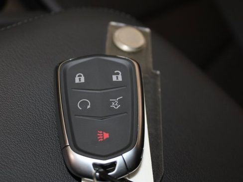 New 2025 Cadillac XT5 Luxury image 17