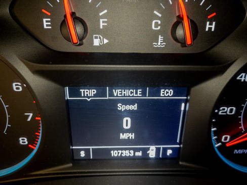 Used 2017 Chevrolet Malibu LT image 14