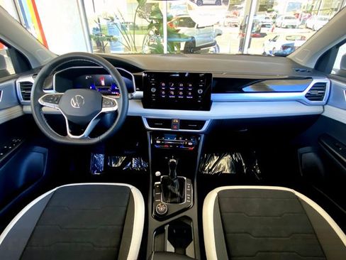 New 2026 Volkswagen Taos SE AWD/4WD image 22