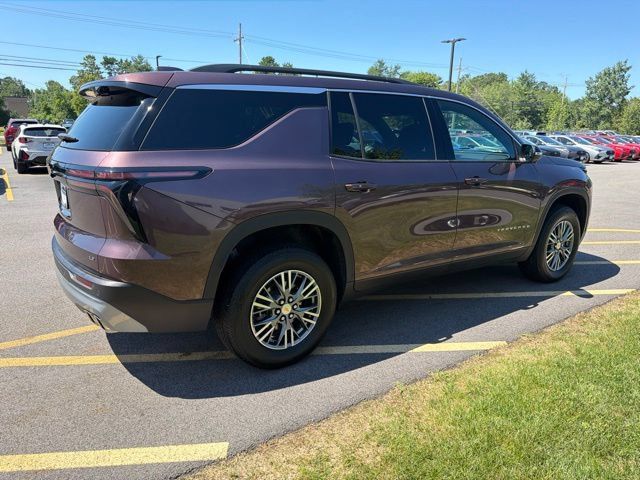 Used 2024 Chevrolet Traverse LT w/ LPO, Floor Liner Package FWD image 5