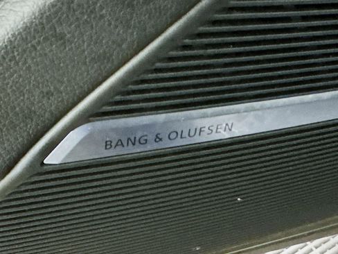 Used 2023 Audi Q8 Premium Plus w/ Premium Plus Package image 4