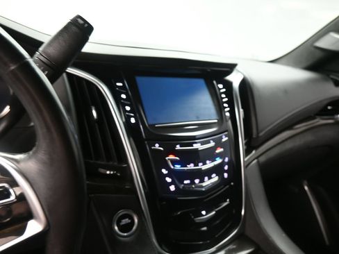 Used 2018 Cadillac Escalade Platinum AWD/4WD image 15