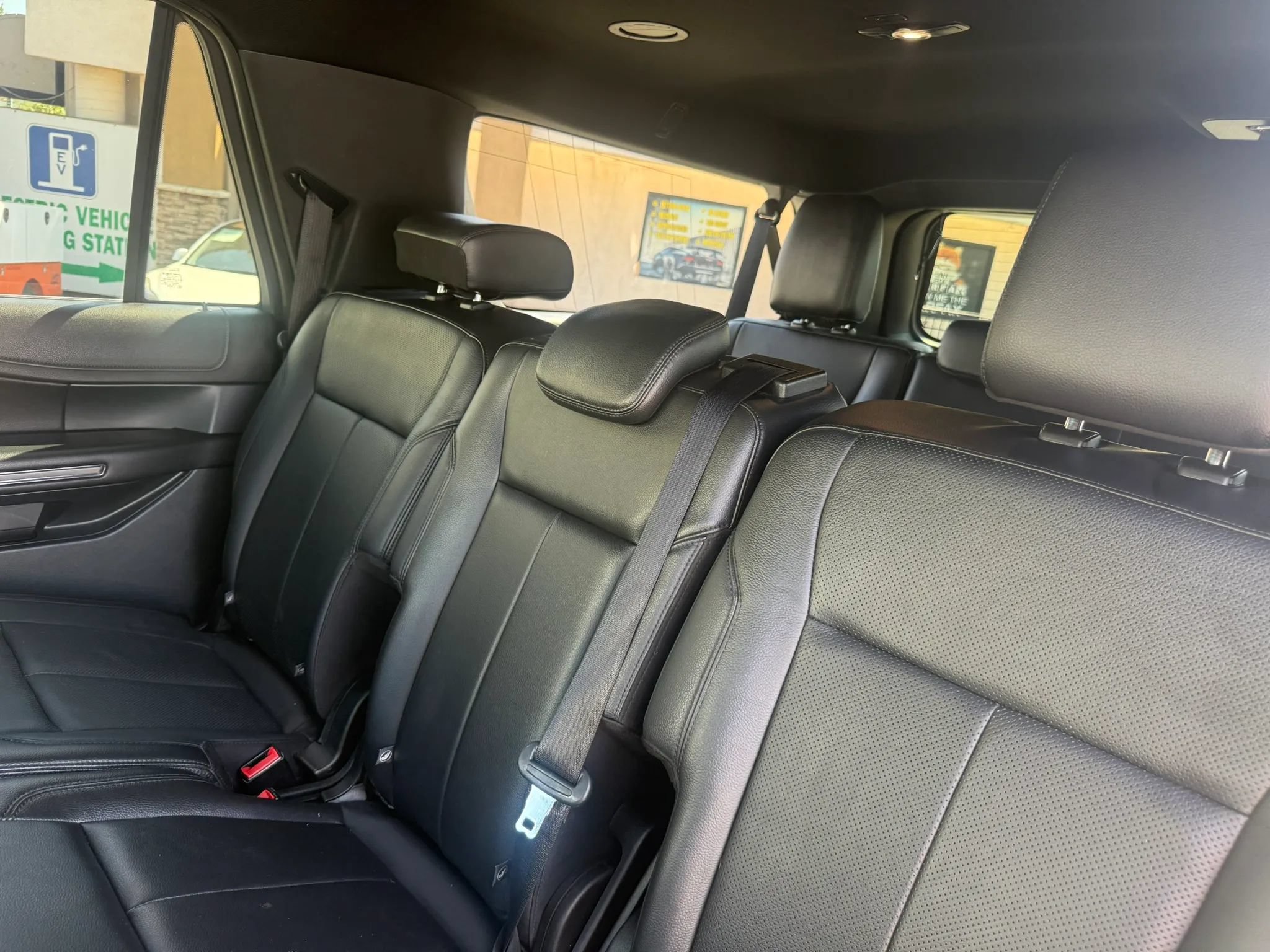 Used 2018 Ford Expedition Max XLT w/ Equipment Group 202A AWD/4WD image 15