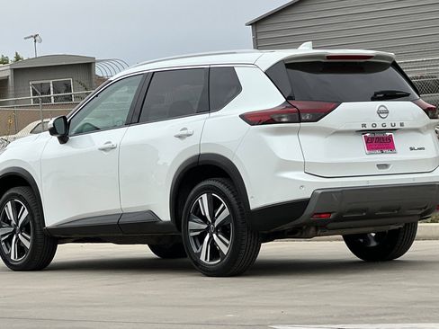 Used 2026 Nissan Rogue SL AWD/4WD image 7