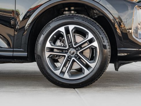 Certified 2025 Audi Q5 Premium w/ Convenience Package image 31