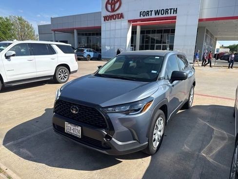 Used 2022 Toyota Corolla Cross L image 3