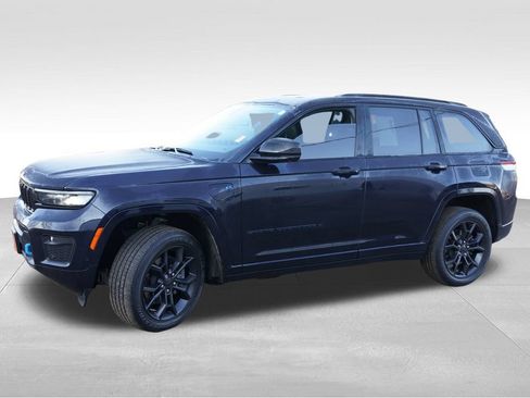 Used 2023 Jeep Grand Cherokee 30th Anniversary AWD/4WD image 10